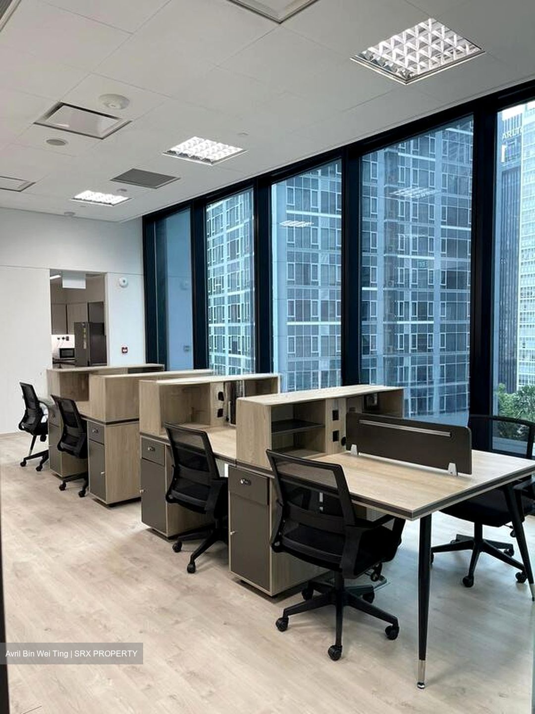 Altez (D2), Office #521843141